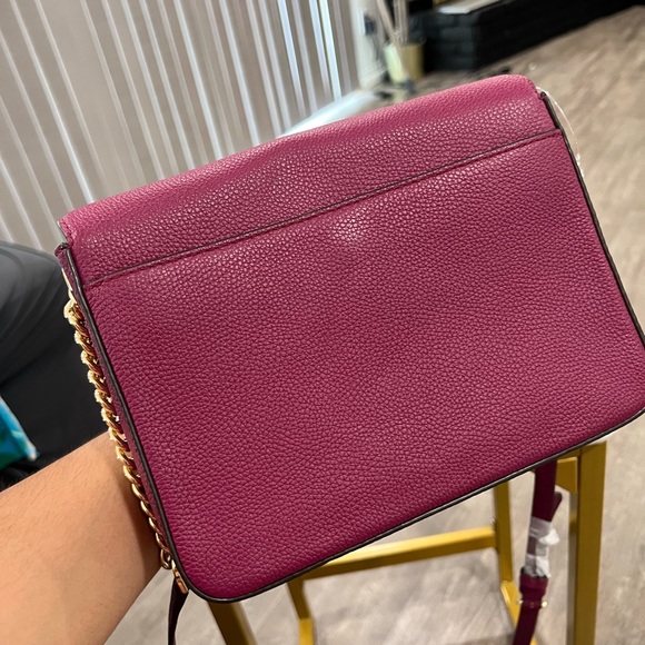 SOLD ✨MICHAEL KORS Kora vanna crossbody ✨ - Picture 4 of 9